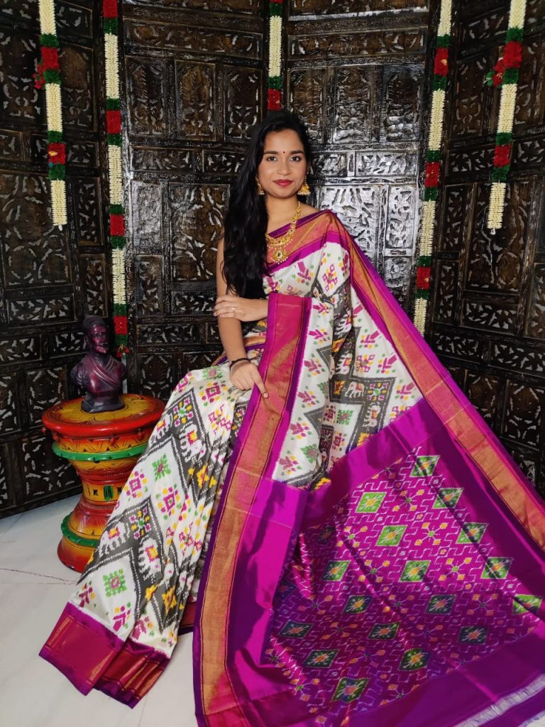 White With Magenta Border Pochampally Ikkat Silk Saree